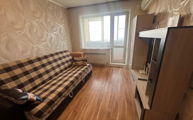Ryadom S Aeroportom Flat