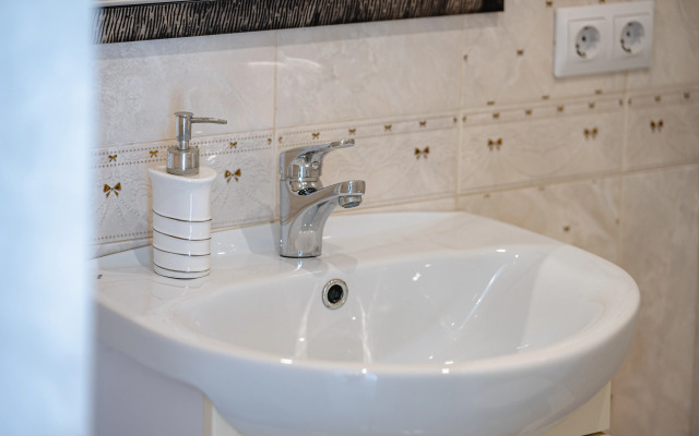 Dvukhetazhnaya S Terrasoy Otdykh U Ruchyya Flat