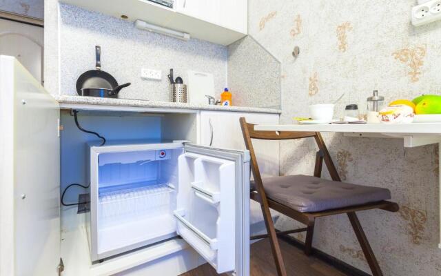 Gosti Lyubyat Na Sennoy Flat 2