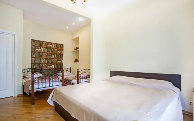 Меблированные комнаты Версаль на Брестской