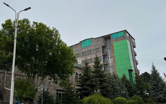 Lalaner Hotel