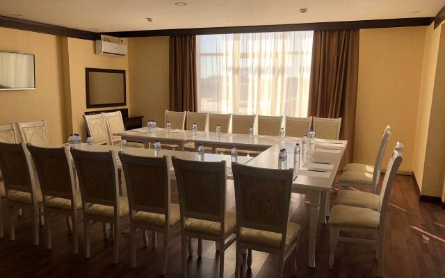 Orient Star Varahsha Hotel