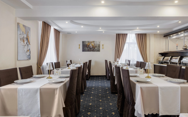 Moscow Holiday Hotel
