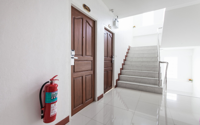 ZEN Rooms Patong Soi Chuwong Hotel