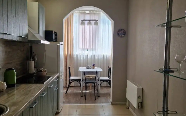 2-kh komn Solnechnaya storona per.Gruzinskiy Parkovka besplatno Flat