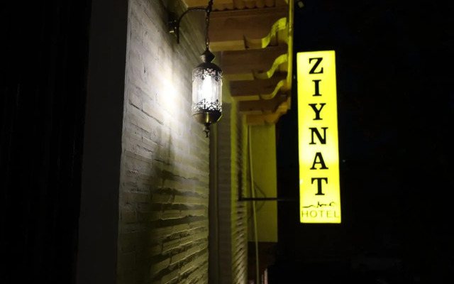 Ziynat Hotel