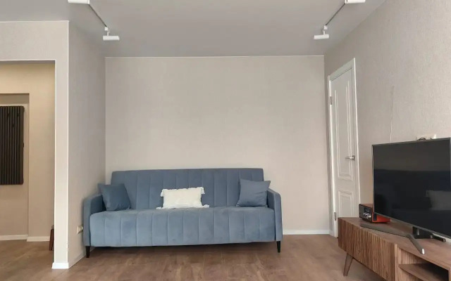 Dvukhkomnatnaya ryadom s Panoramoy Stalingradskoy bitvy, naberezhnaya Flat