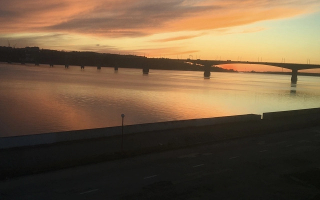 V Dome Na Naberezhnoy Reki Volga Flat