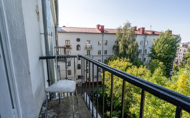 Na Nezavisimosti Okolo Tsuma Apartments