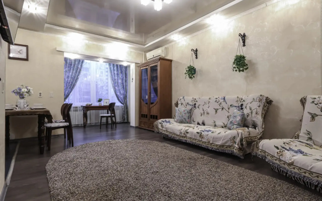 Kvartira Green FOX radom s teatrom Opery i Baleta