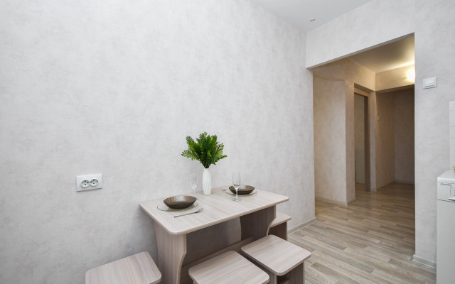 Prostornaya Kvartira Vozle SFU Flat