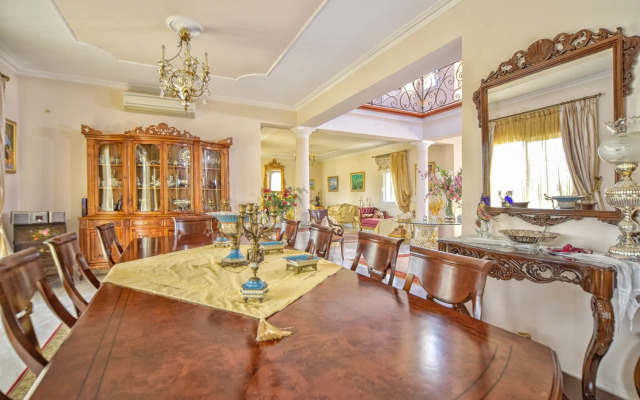 Ellania Villa