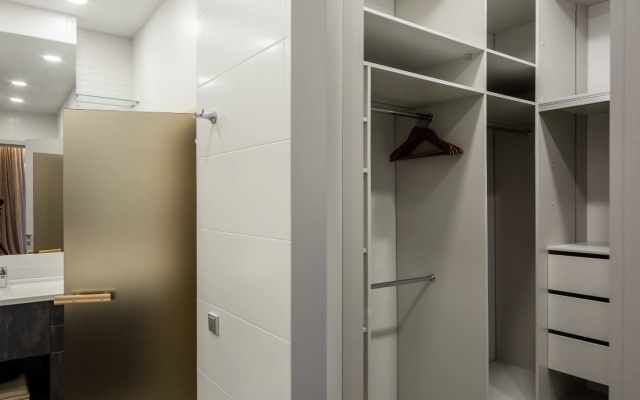 Chetyrekhkomnatnye Aktyor Gelaksi Apartments