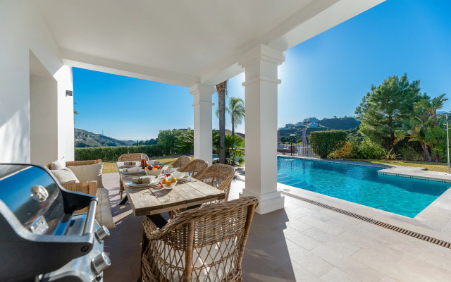 All About Villa La Boheme