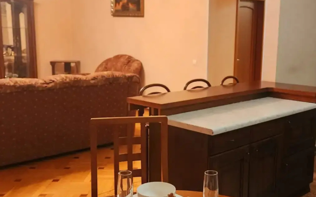 Dvoryanskoye Gnezdo V Tsentre Kazani Flat - Apartment in Kazan - Photo 2