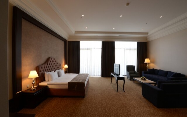İsfanbul Holiday Home & Suites Hotel