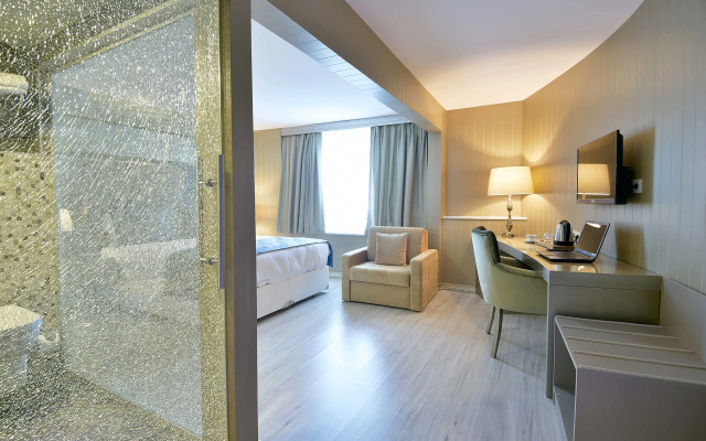 Adamel City Hotel