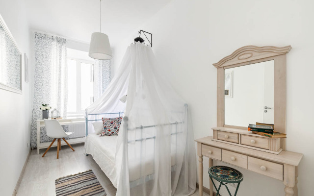 Апартаменты Четырёхкомнатные Город Рек на Большой Конюшенной 1