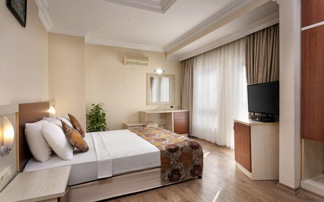 Lara Dinc Hotel