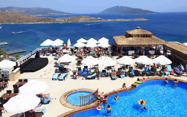 Royal Arena Hotel & Resort Spa - All Inclusive