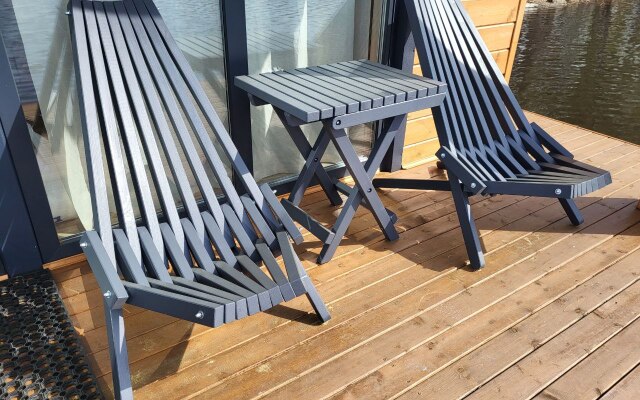 Гостевой дом на воде,хаусбот на р.Вуокса, карельский перешеек