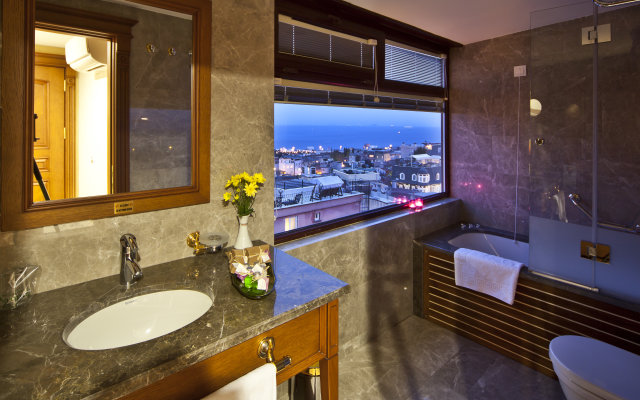 GLK PREMIER Acropol Suites & Spa