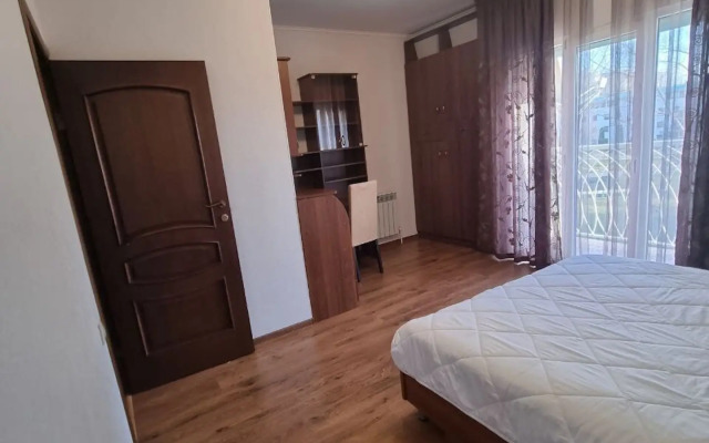 Частный дом Таунхаус Трёхэтажный на Пионерском Проспекте 114В