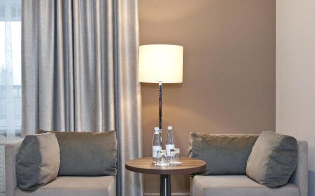 L hotel Hotel
