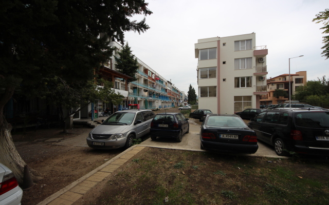 Crystal Park-Menada Apart-hotel