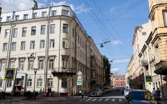 Апартаменты Скайлайт на Малой Московской