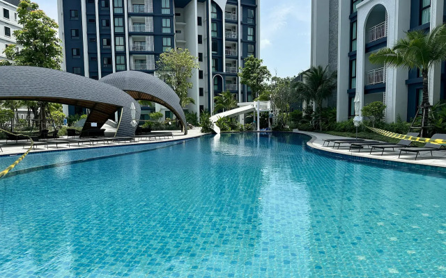 The Titie Halo1 Apartments