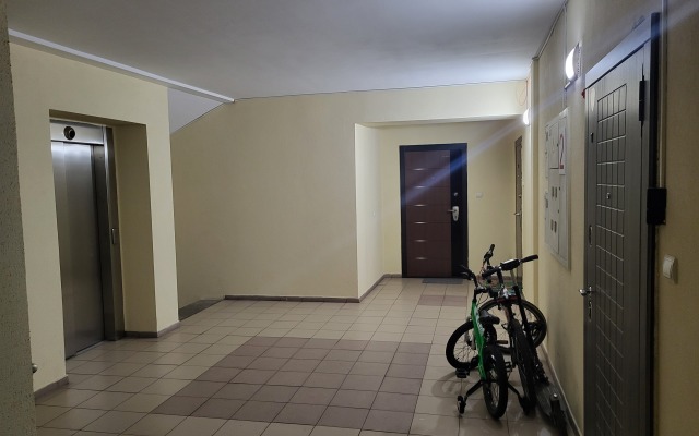 V Tsentre U Verkhnego Ozera Flat