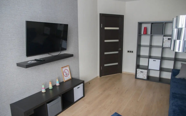 Lux Parizhskoj Komunyi 40 Apartments 1
