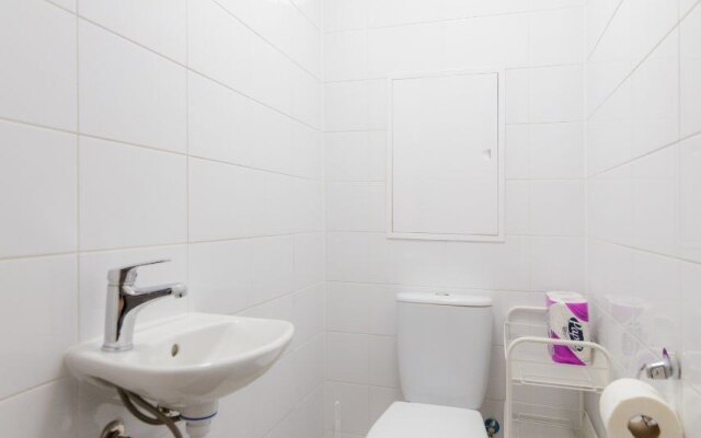 Na Salaryevskoy 16/1 Flat