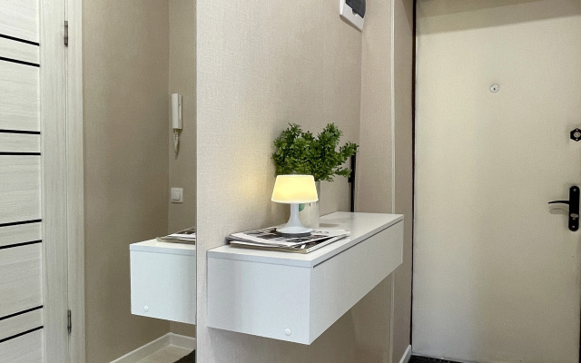 Na Novoluchanskoy Vozle Kremlya Flat