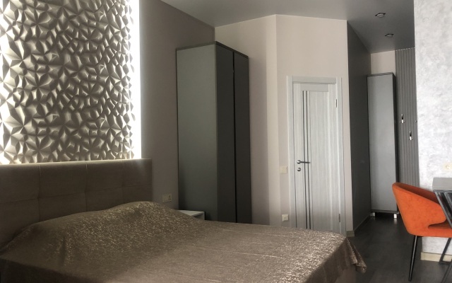 VIP Krasivye Glazki Flat