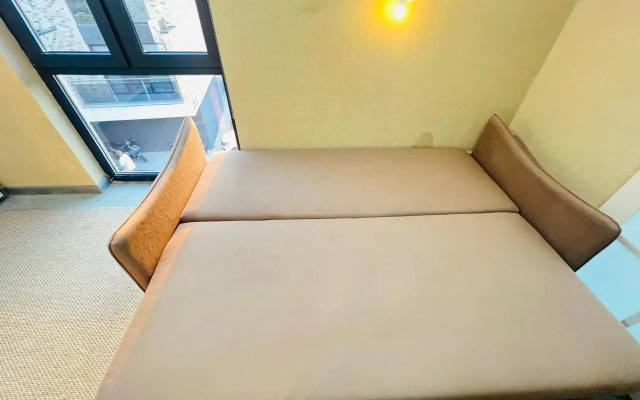 Chetyryokhmestnye apartamenty s balkonom ı basseynom na territorii Apartments