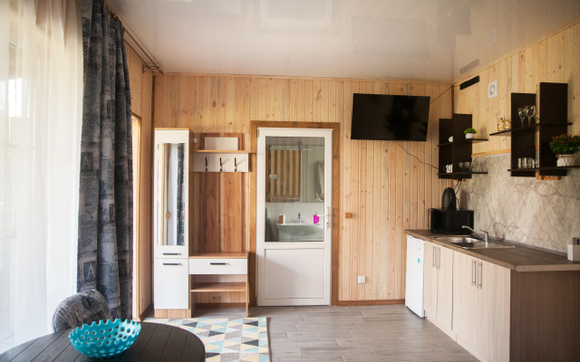 Domik U Ozera Bungalow