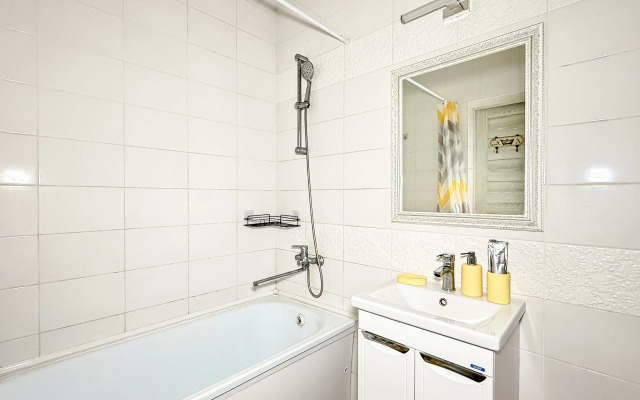 Квартира Светлая уютная евродвушка в центральной части