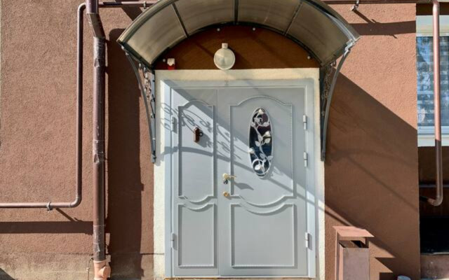 Lestvitsa dvuhkomnatniye Apartments