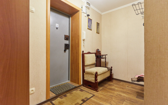 Ukhtasutki On Kosmonavtov