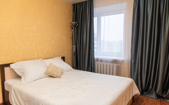 Trekhkomnatnaya v Tsentre ryadom s Galleria Minsk Flat