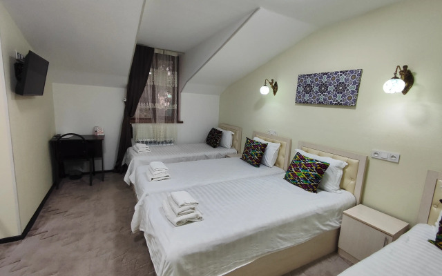 Suzani Samarkand Hostel
