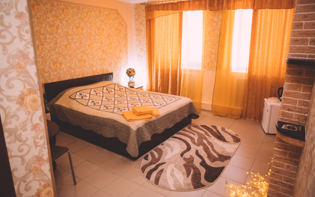 Отель Корона