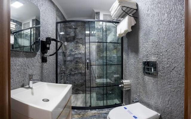 Luxury Airport Hotel by Zazzoni