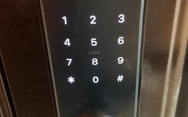 S Akvariumom I Vidom Na Park Apartments