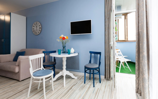 Апартаменты Этажидейли на Белинского с балконом