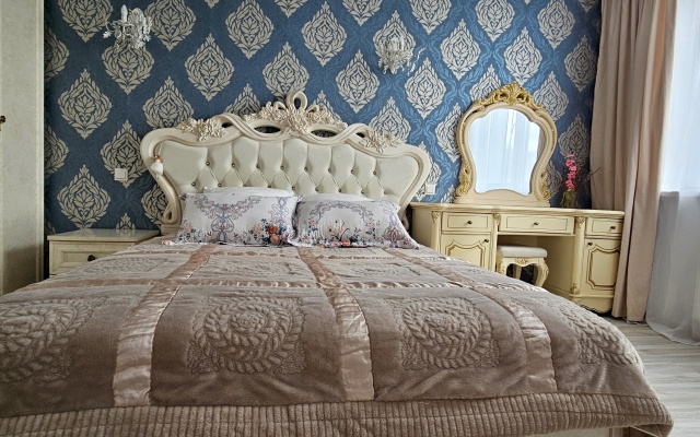 Квартира на Хрустальногорской 93