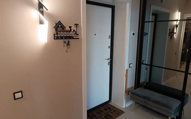 Uyutnaya sovremennaya v Zelenogradske Flat