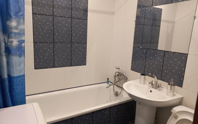 Na Ulitse Akademika Krylova 7 Apartments